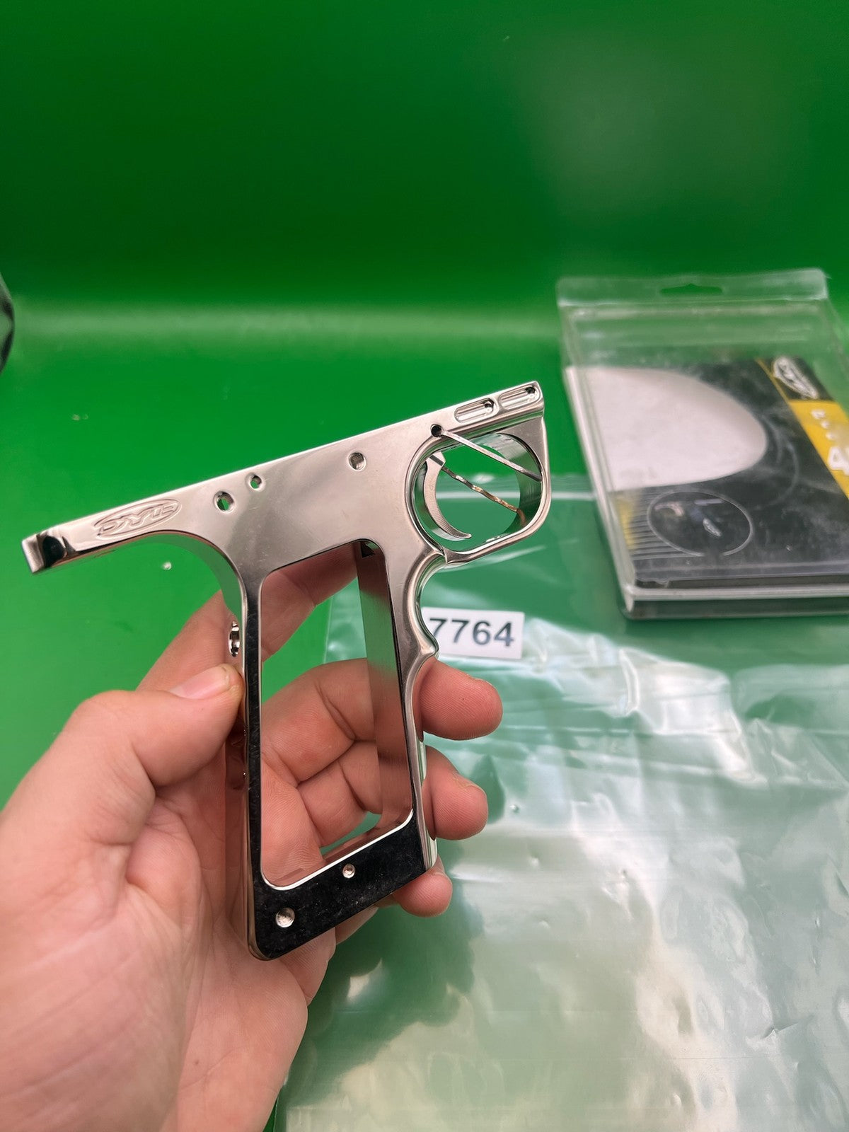 Rare Angel Dye Single Trigger Frame NOS