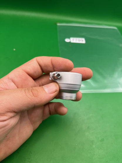 White Silver Q Lock Feedneck