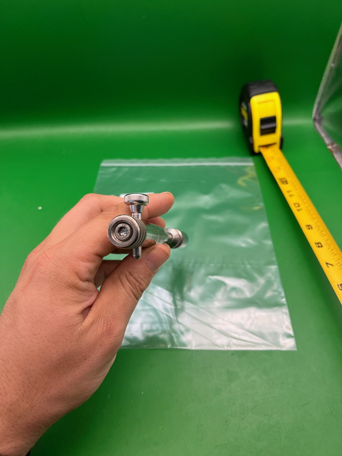 Autococker Bolt