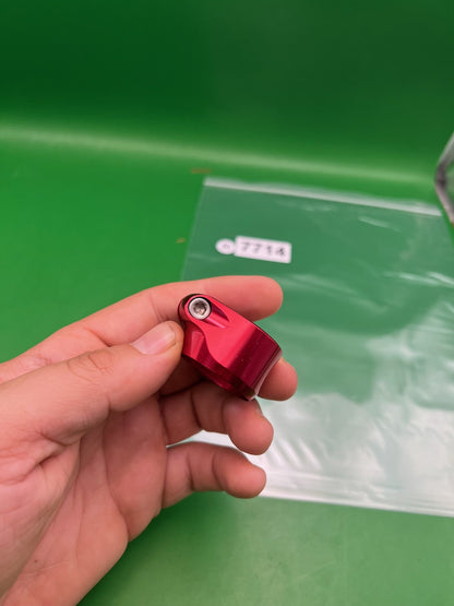 Red Dye Feedneck Collar