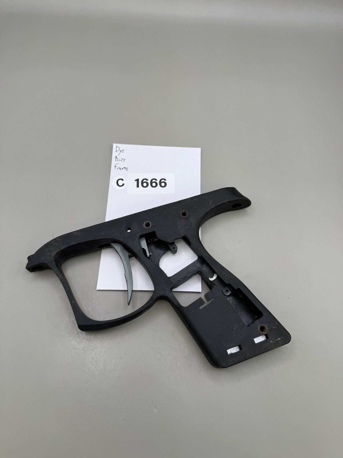 Dye Frize Frame