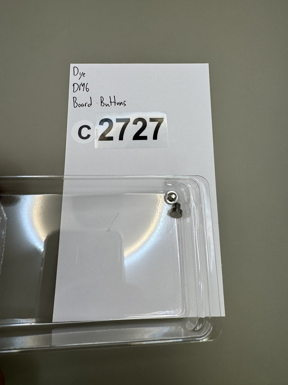 Dye DM6 Board Buttons