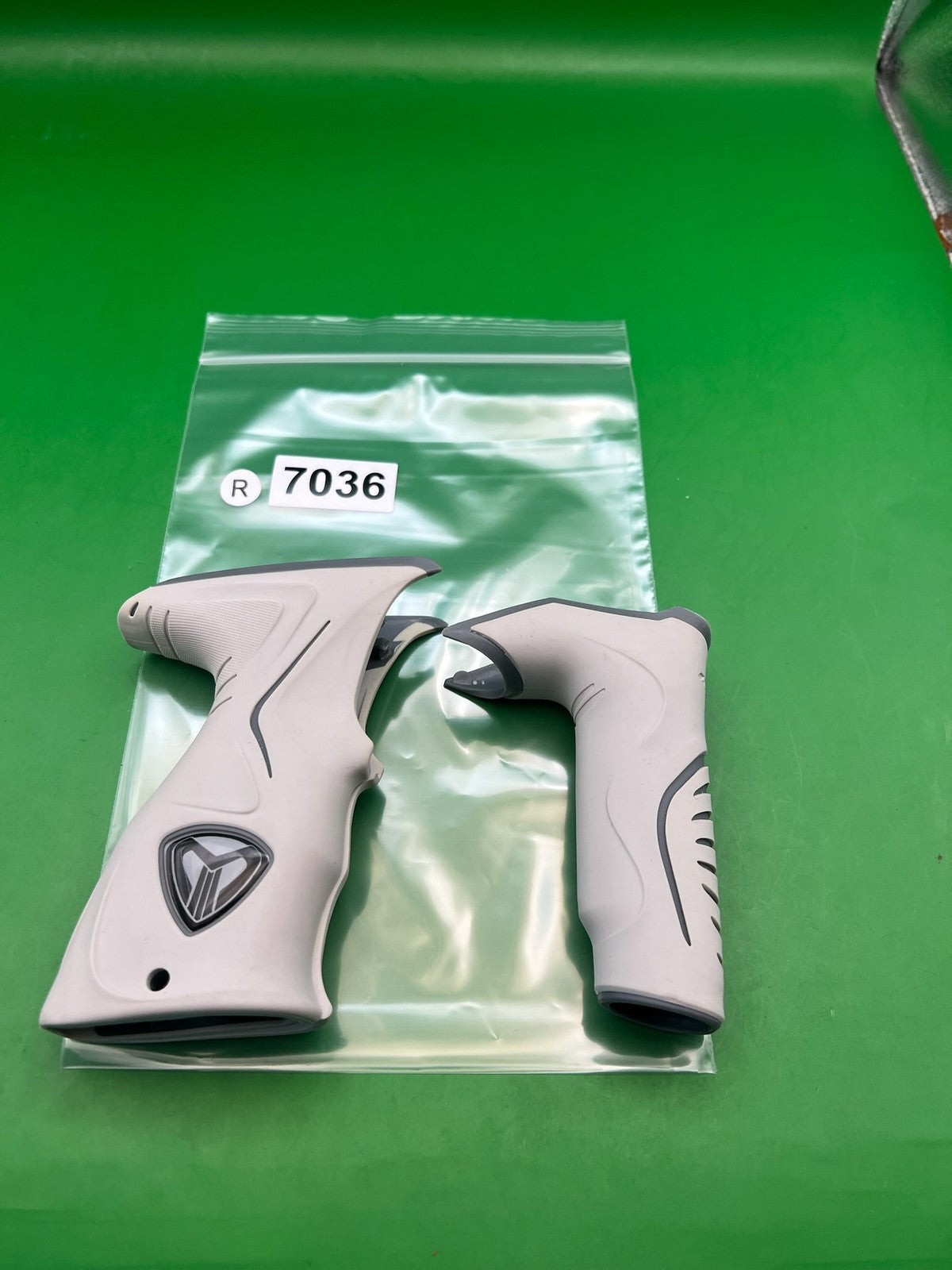 Dye M2/M3 Series Grip Frame White Gray