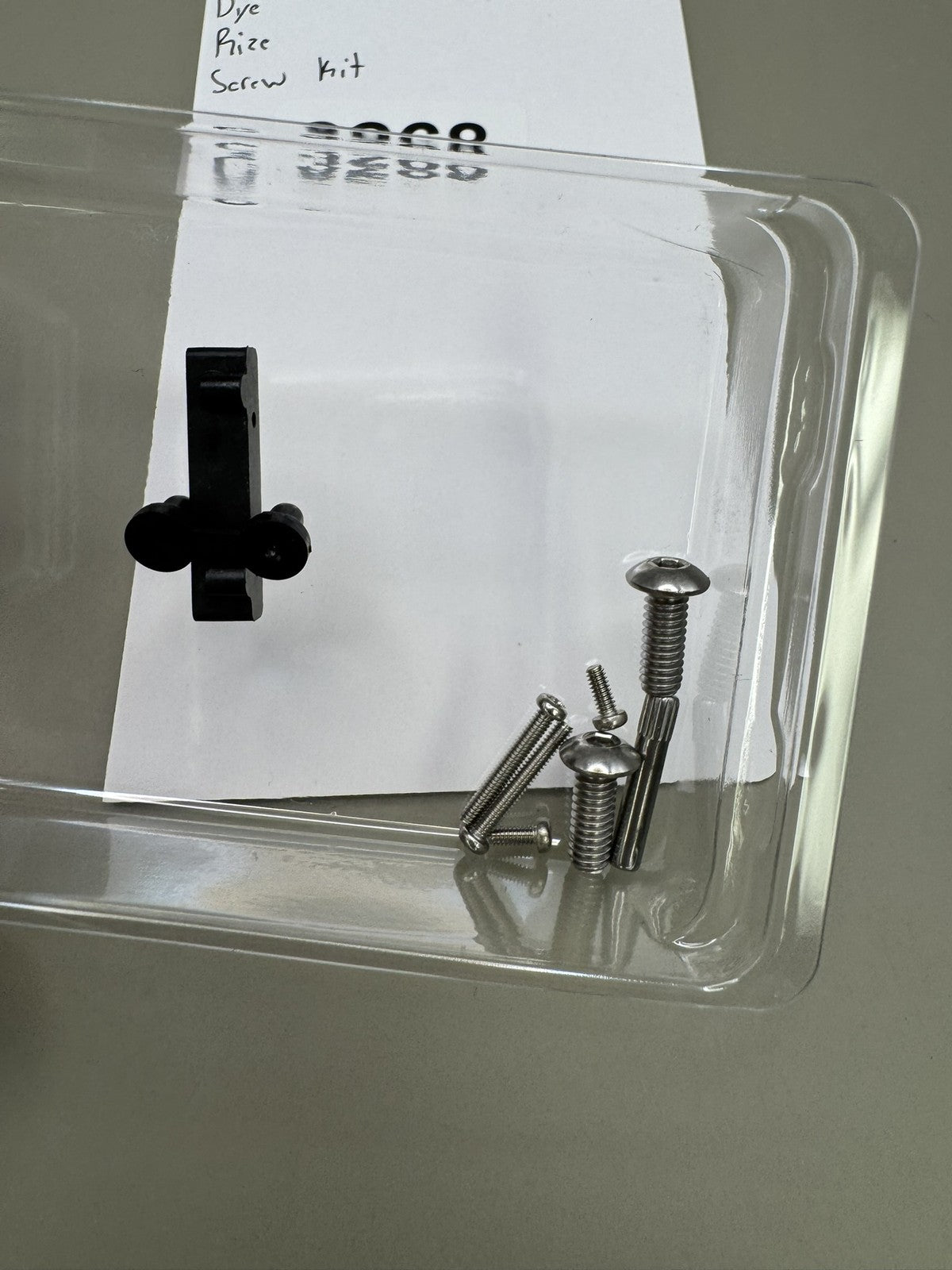 Dye Rize Screw Kit