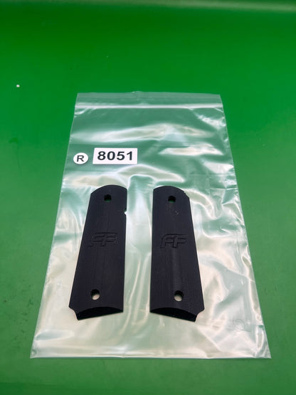 Hogue 1911/45 Style Split Grips