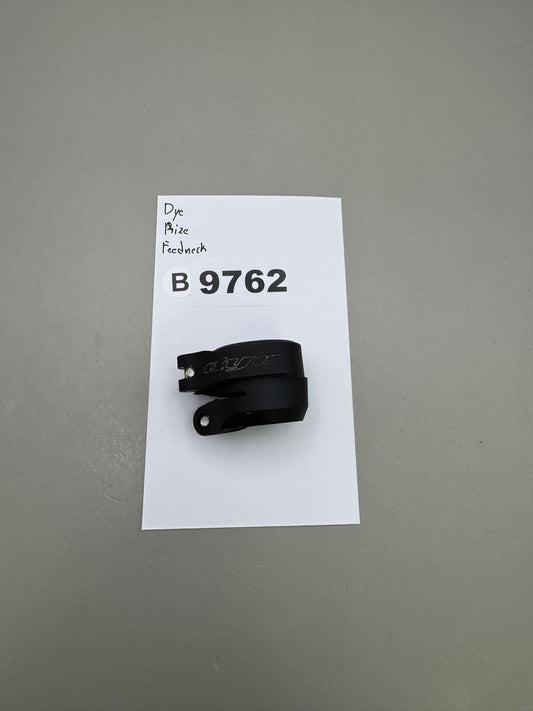 Dye Rize Feedneck