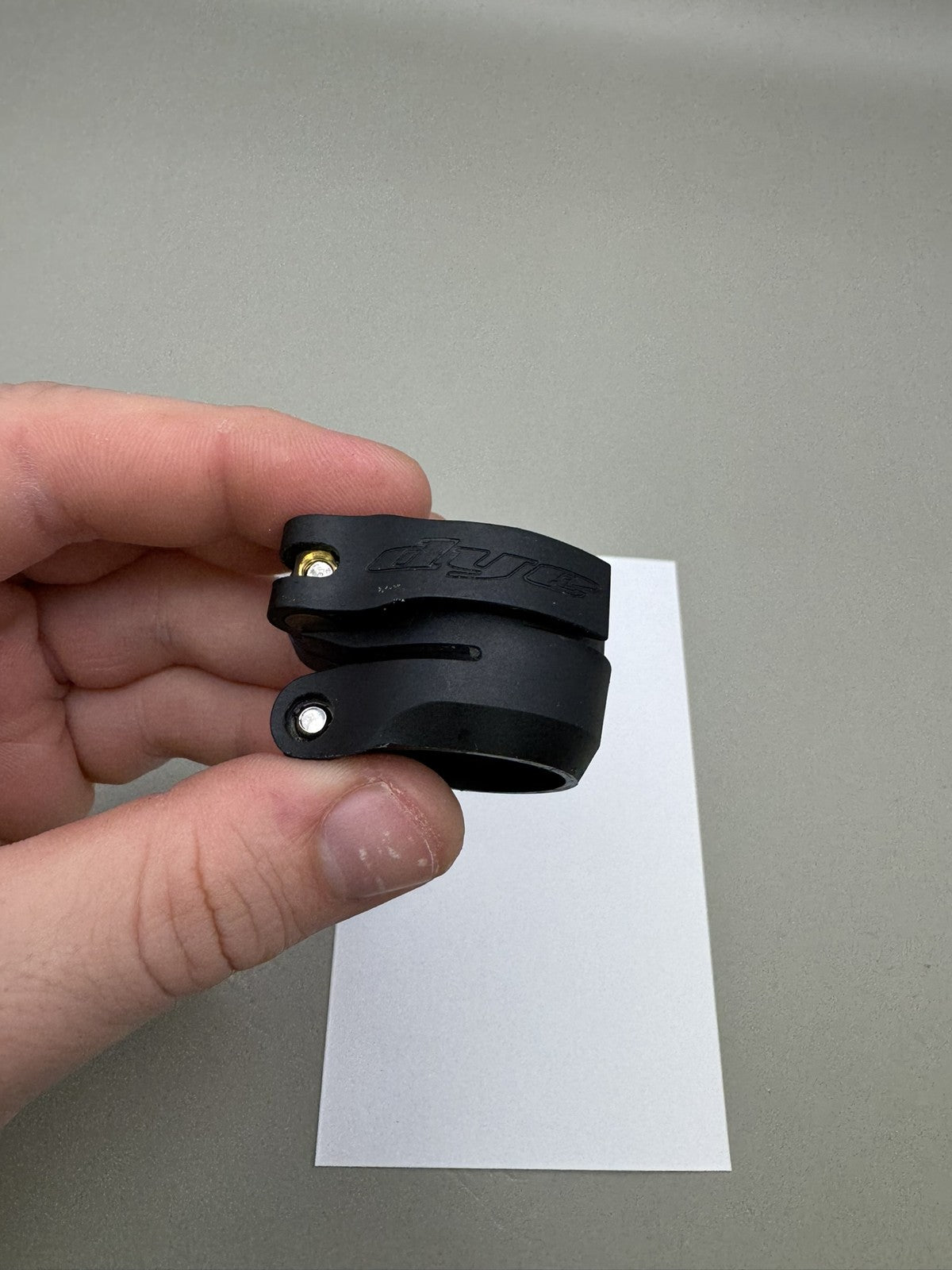 Dye Rize Feedneck