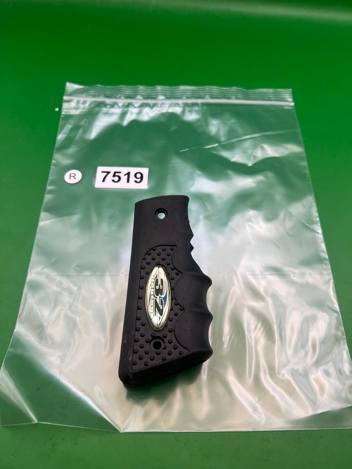 32 Degrees 1911/45 Style Rubber Grip Panels Black Sticky Grips