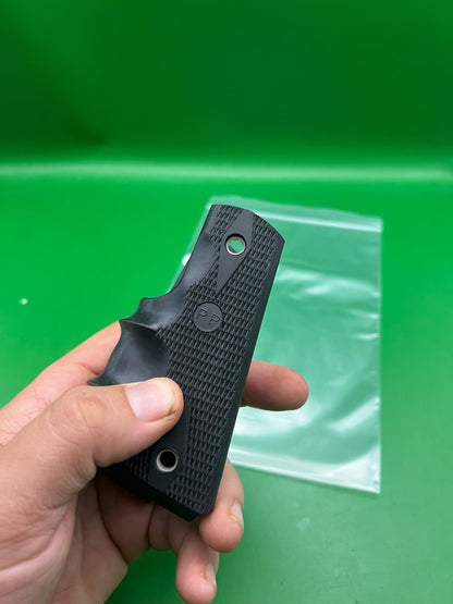 Hogue 1911 45 Style Rubber Grip Panels Black Checkered w/ Finger Grooves