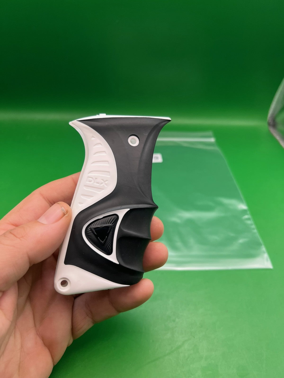 DLX Luxe Grip Panels Black White