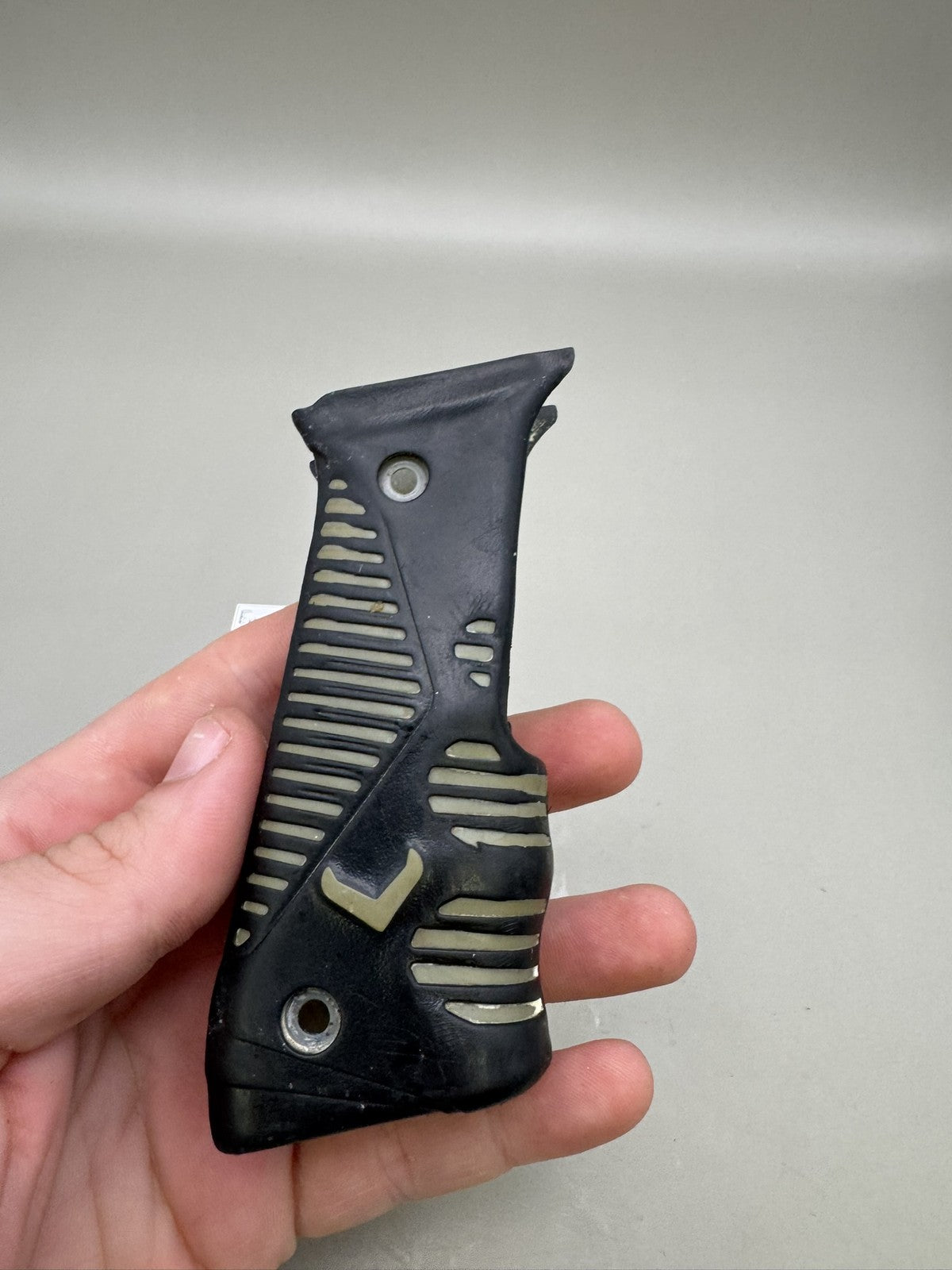 Empire Vanquish Grips