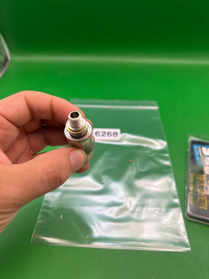 32 Degrees Stainless Steel Inline Regulator Silver