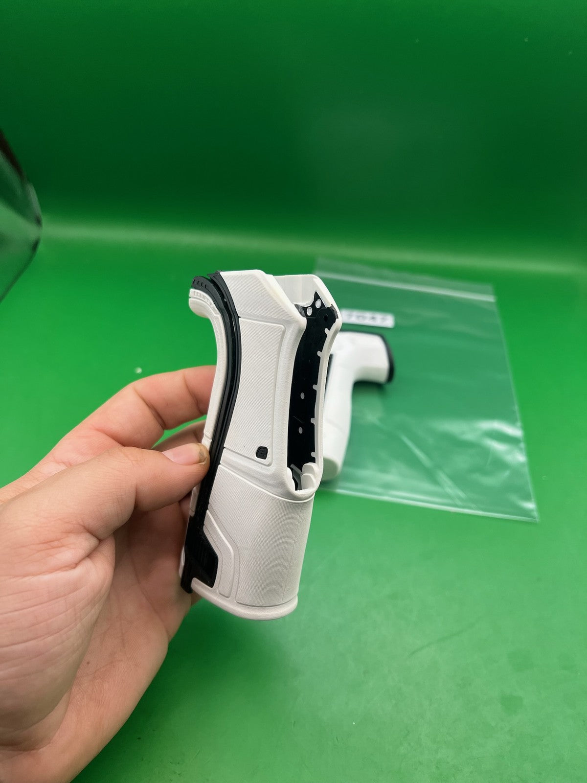 Planet Eclipse Ego / ETEK Grip Panels White Black