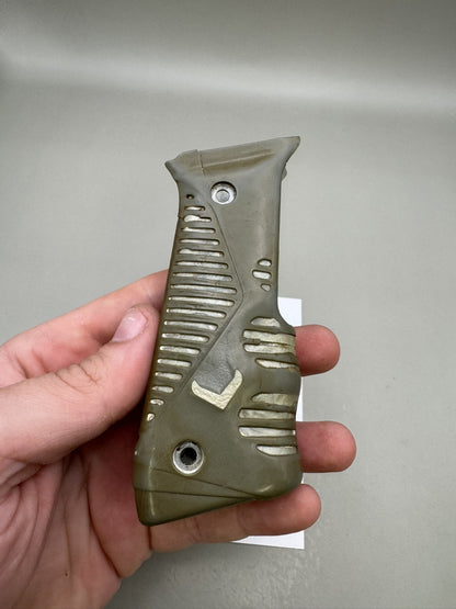 Empire Vanquish Grips