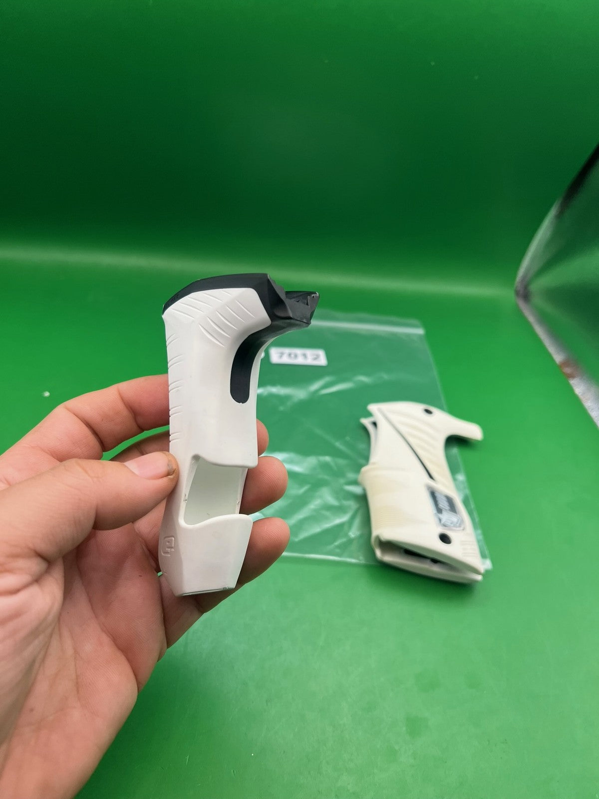 Planet Eclipse Ego Lv1.6 Grip Panels White Black