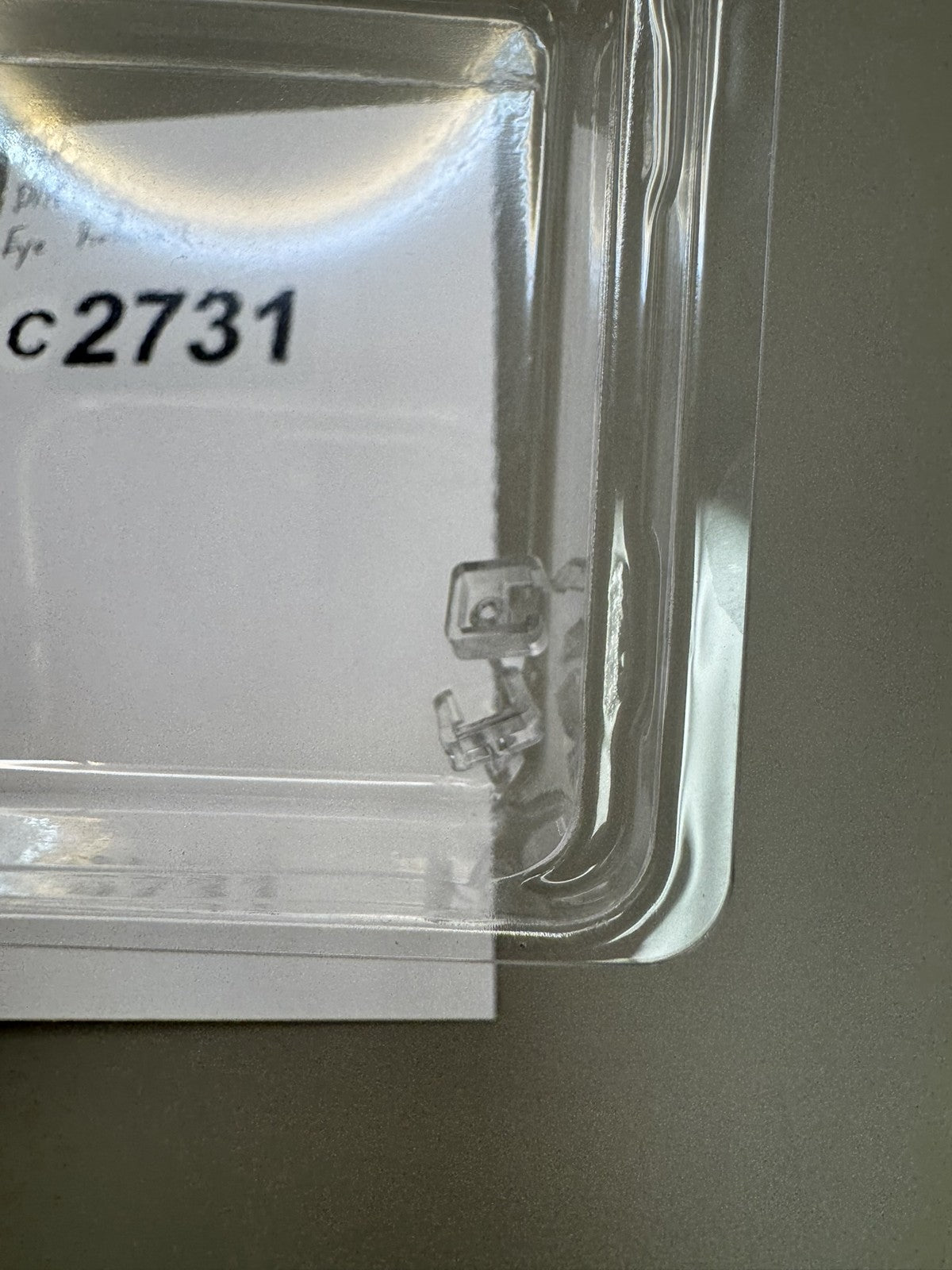 Dye DM6 Eye Retainers