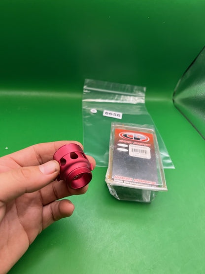 CP Custom Products Dye Feedneck Clamping Red