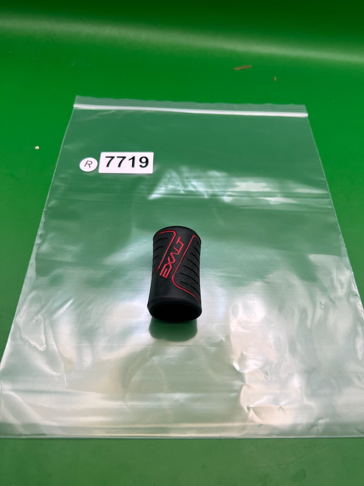 Exalt Regulator Grip