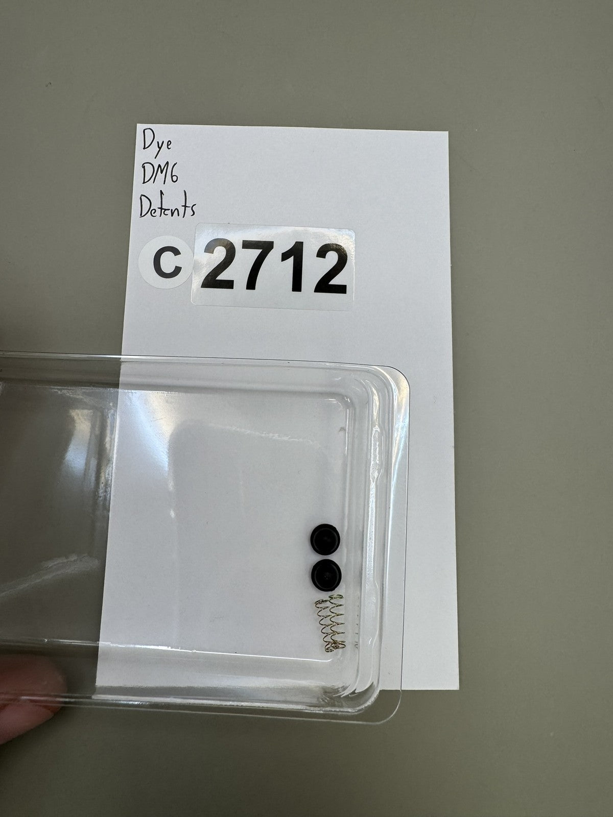 Dye DM6 Detents