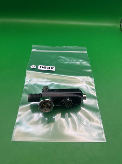 Smart Parts Micro Max Flo 3000 PSI NOS - used paintball regulator - black/silver
