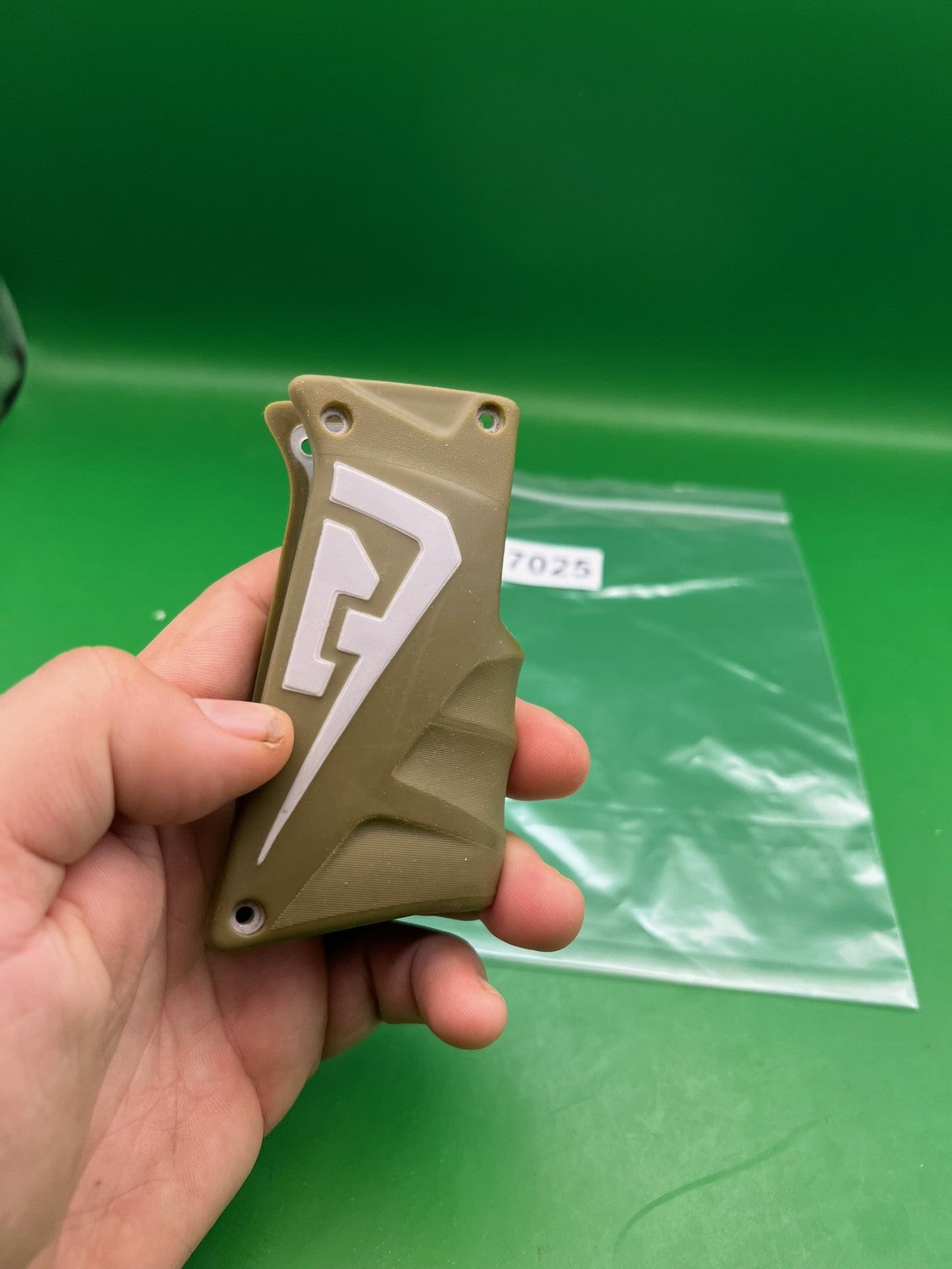 Field One Force Grip Panels Tan