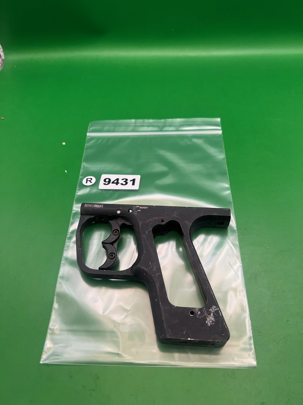 Benchmark AGD Automag  Frame Black