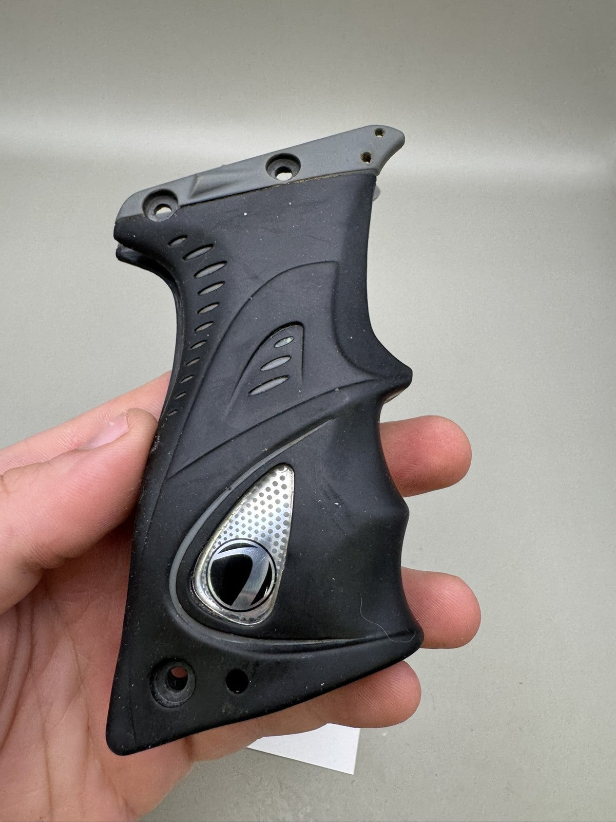 Dye DM6/UL Grips