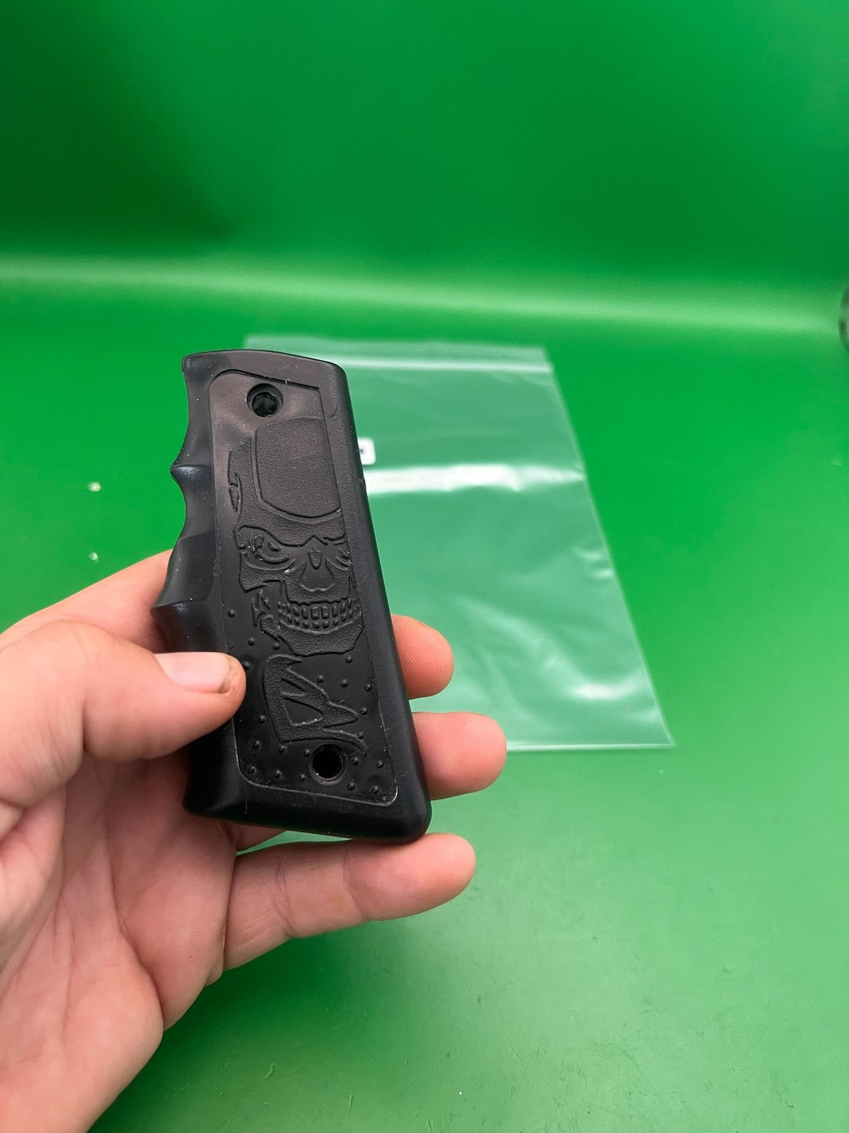 Bob Long Style Right Grips Panel Black Skull