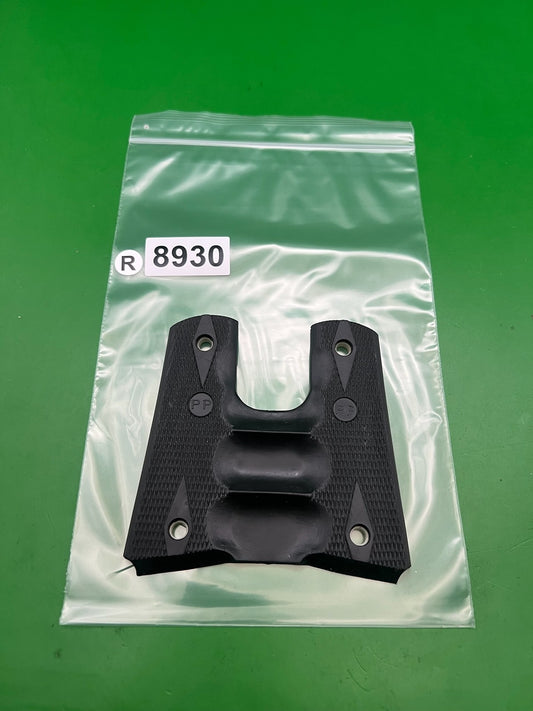 Hogue 1911 45 Style Rubber Grip Panels Black Checkered w/ Finger Grooves