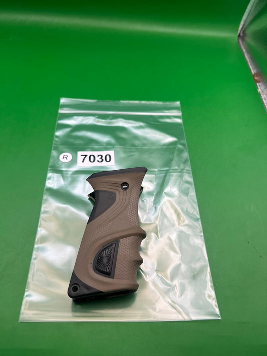 Tan Luxe Grips