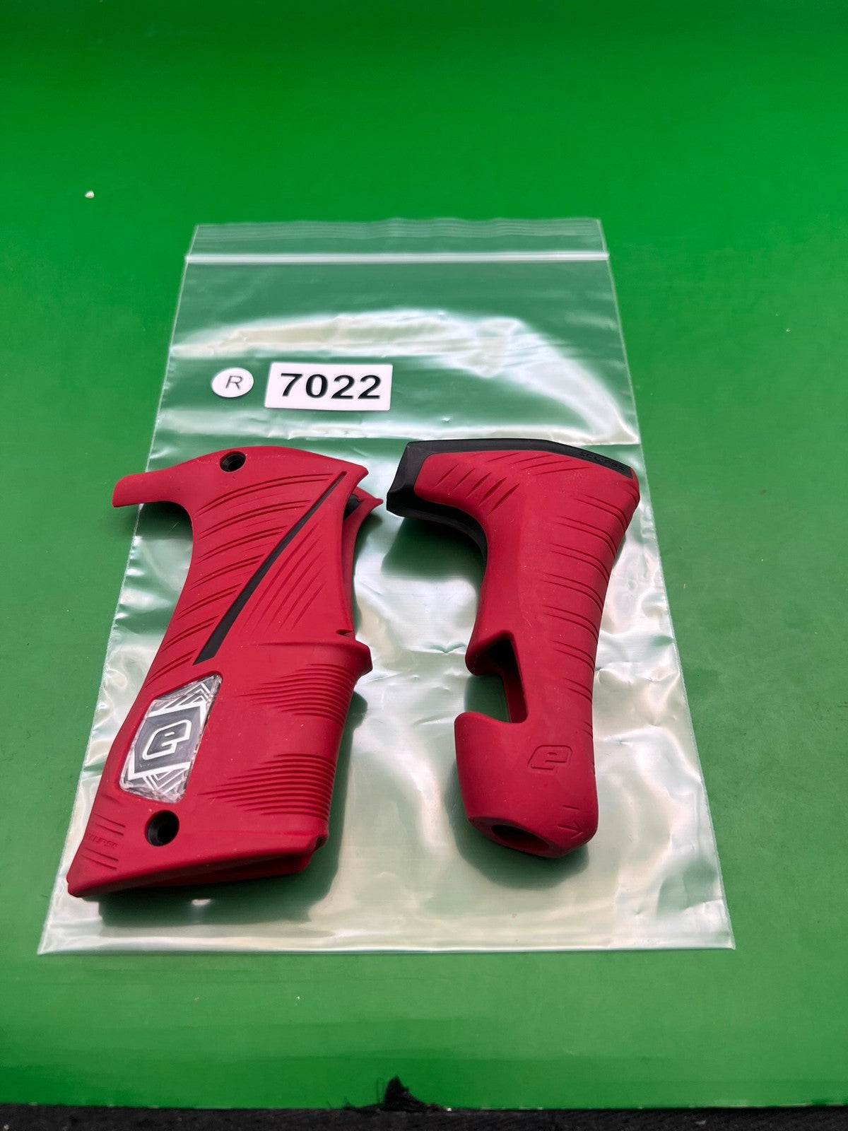 Planet Eclipse Lv1.6 Grip Panels Red Black