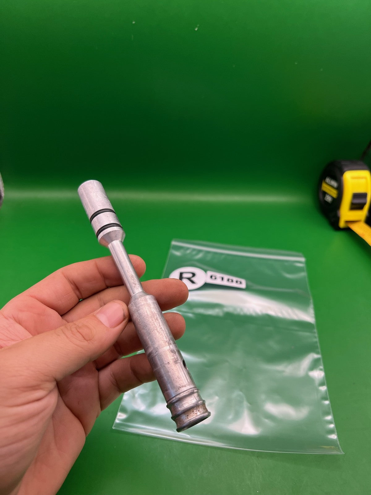 Autococker Bolt