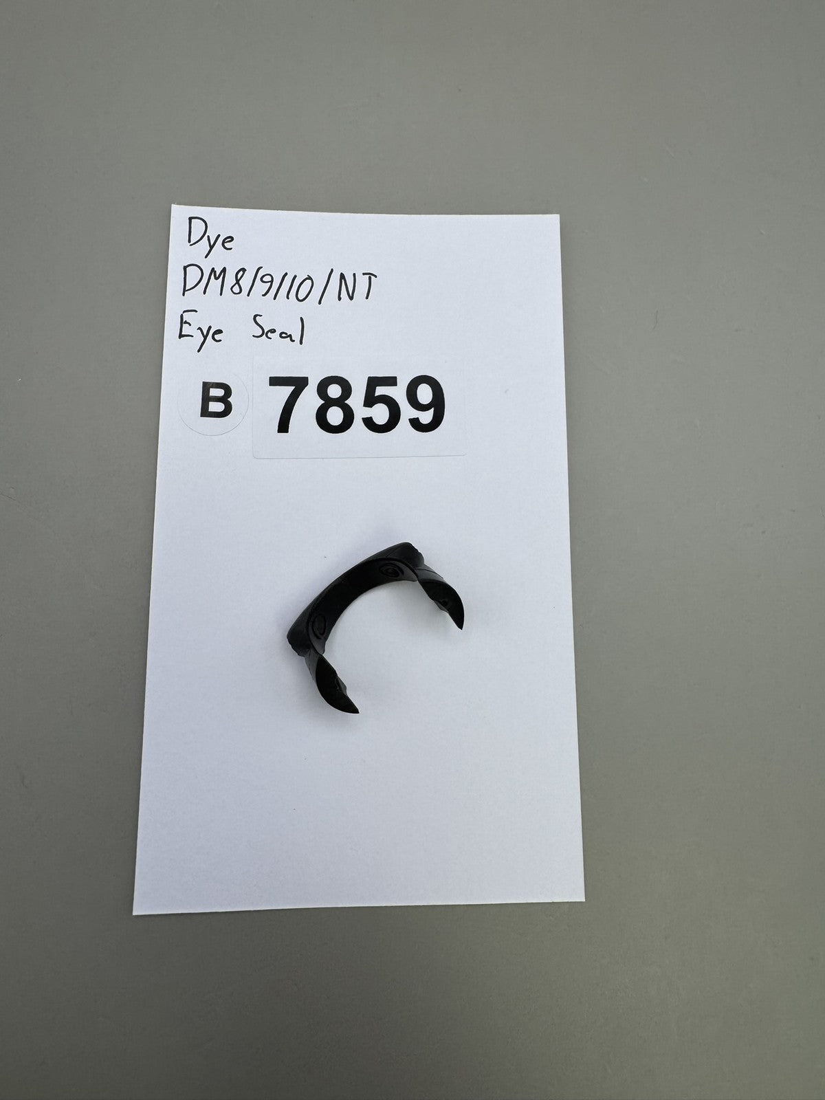 Dye DM6-11 Board Buttons Silver