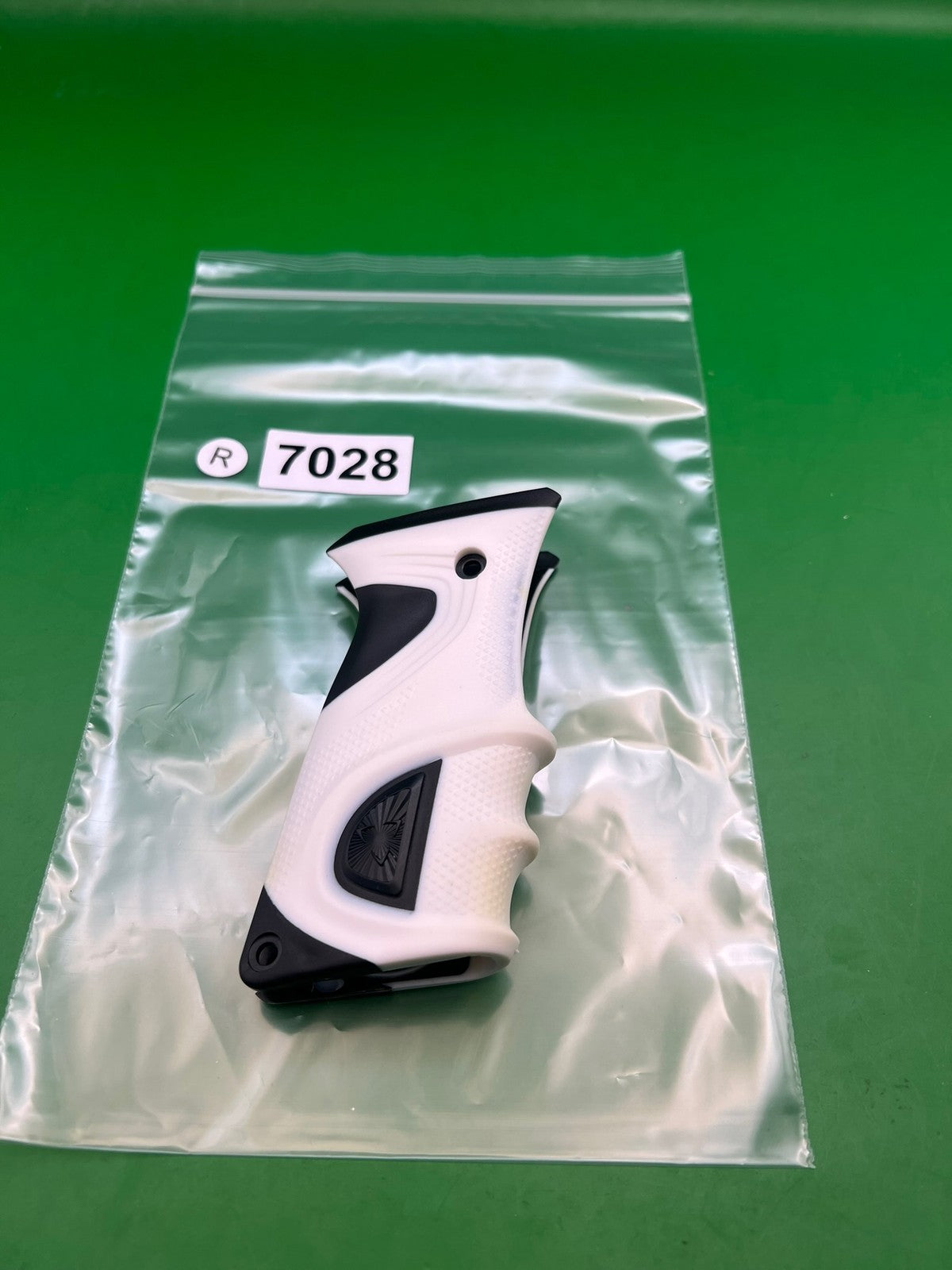 DLX Luxe Tm40 Grips