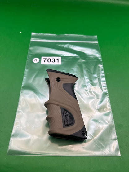 Tan Luxe Tm40 Grips