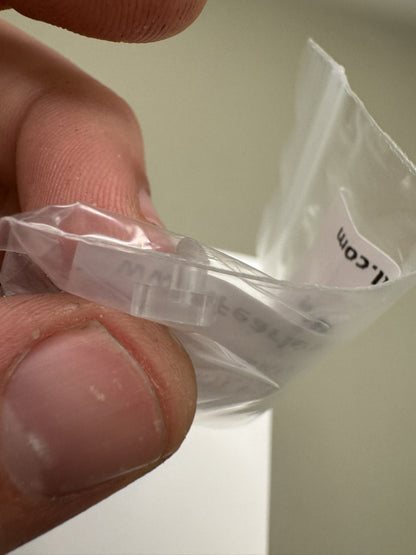 Dye DM6 Eye Retainers