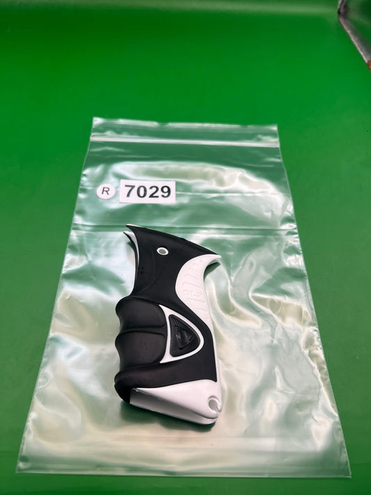 DLX Luxe Grip Panels Black White