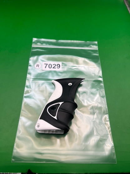 DLX Luxe Grip Panels Black White