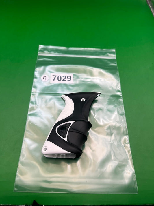 DLX Luxe Grip Panels Black White