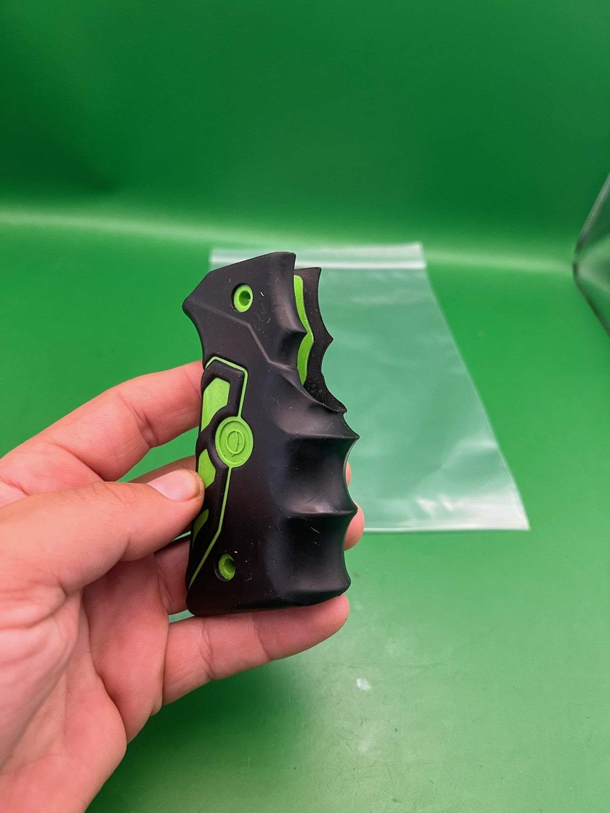 Smart Parts 1911/45 Style Shocker Paintball Grips Black Green