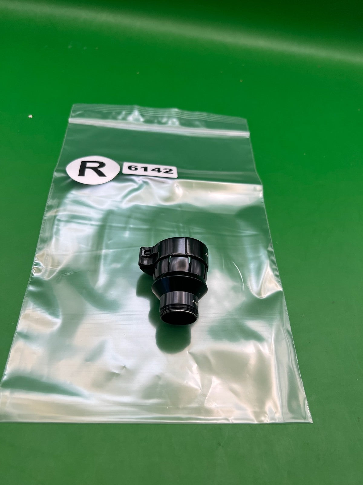 Hybrid / HedLoc Clamping Feedneck Black
