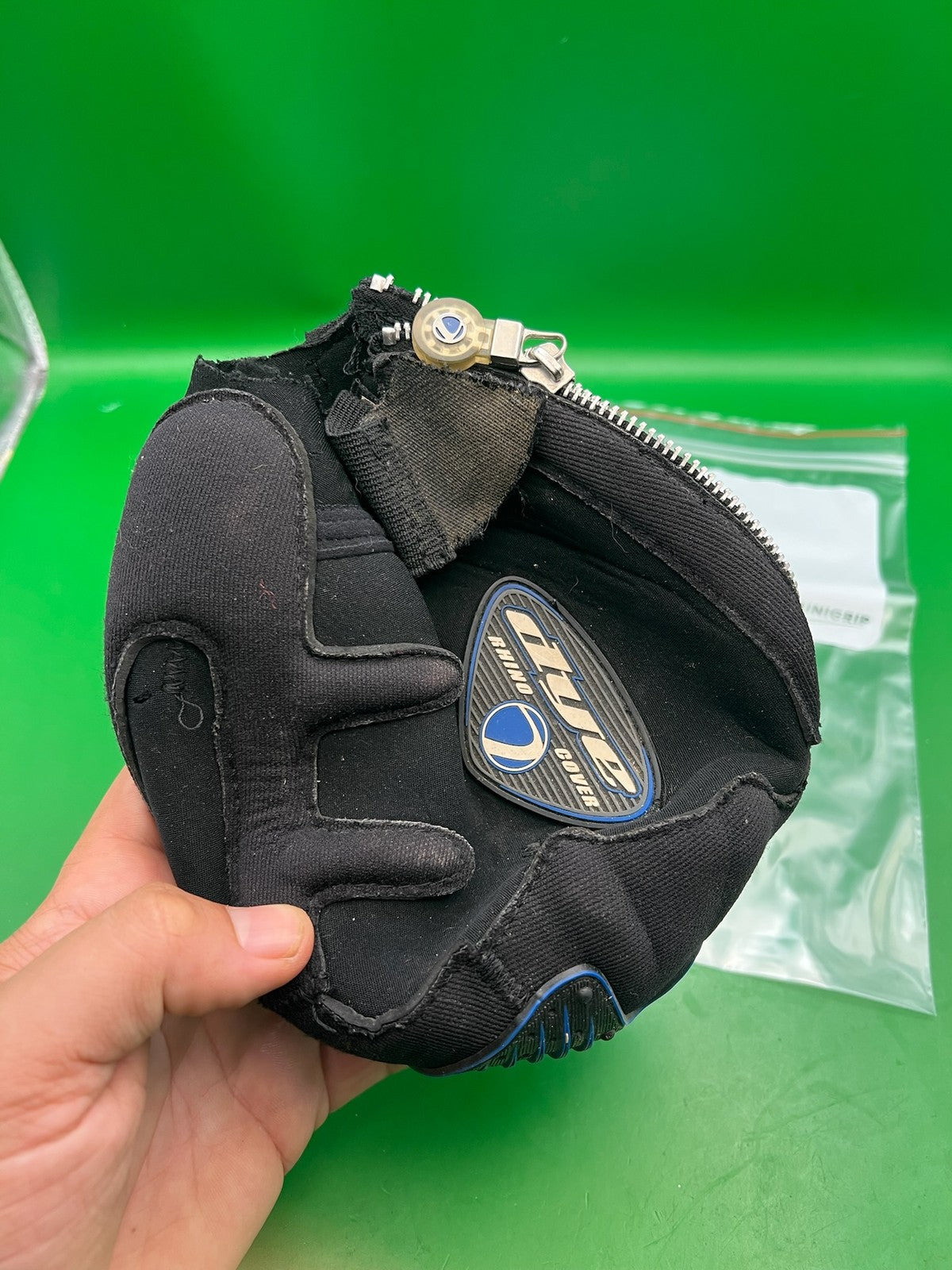 Dye Rhino HPA Tank Cover Black Blue Neoprene Zipper