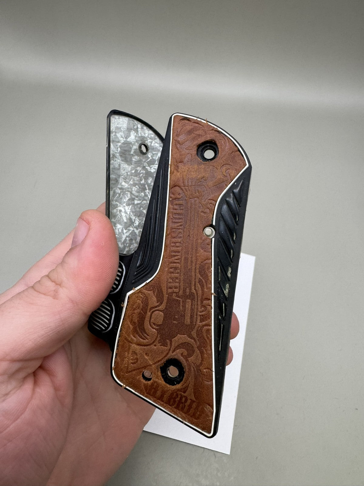 Hybrid 1911/45 Style Gun Slinger Grips