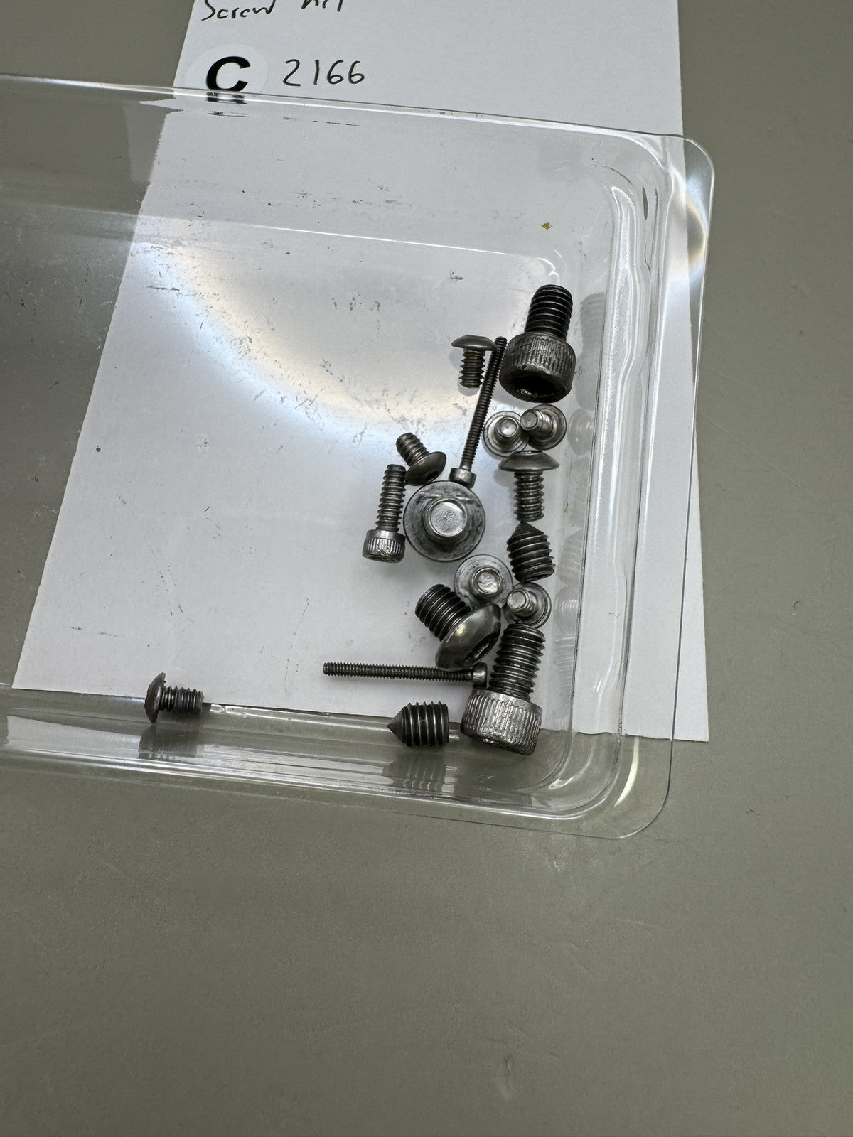 DLX Luxe 1.0 Screw kit