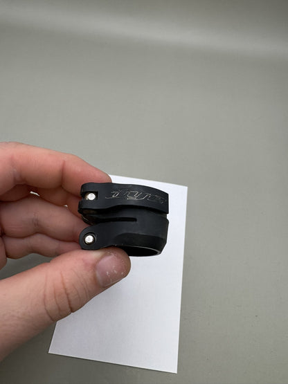 Dye Rize Feedneck