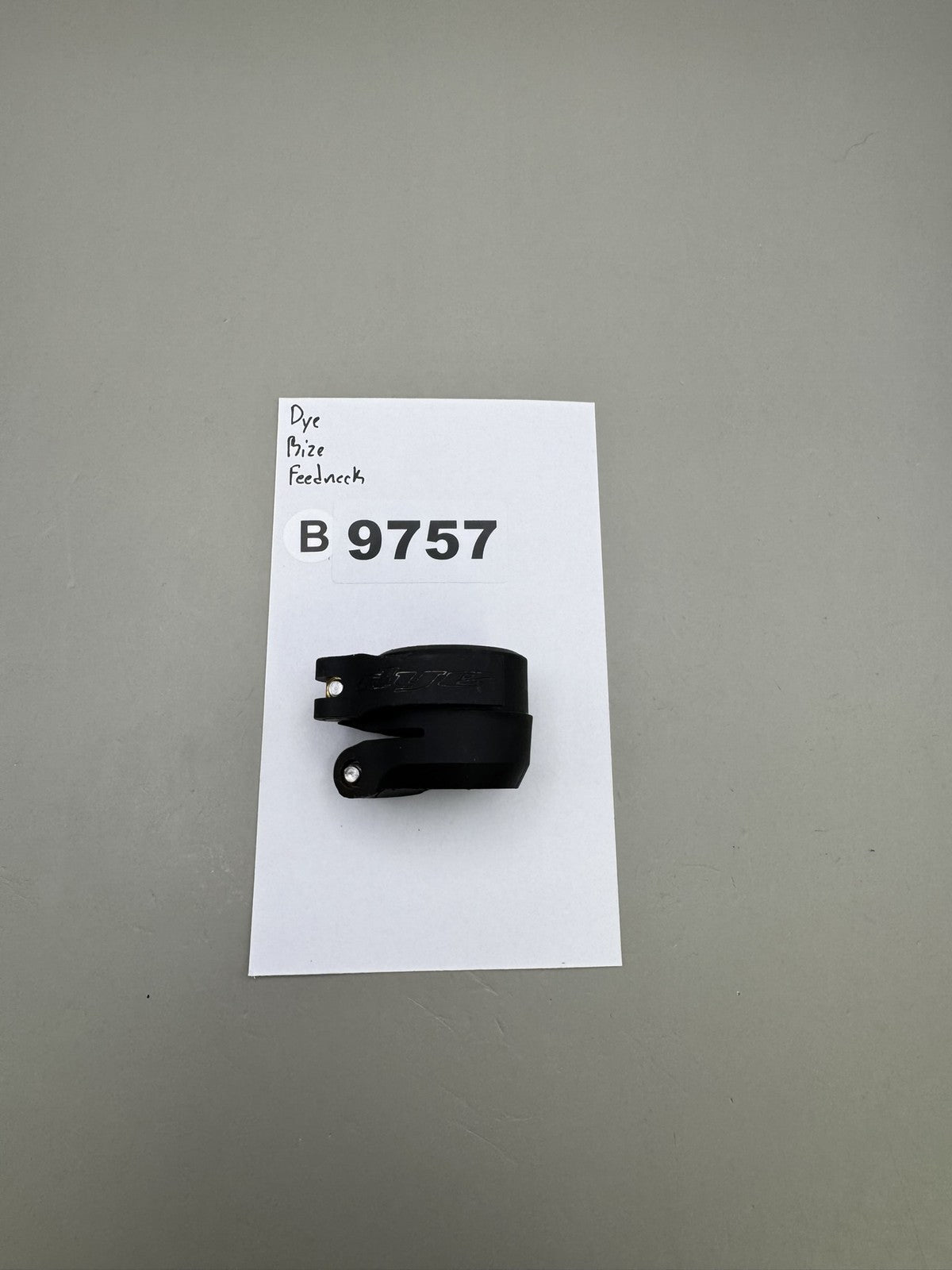 Dye Rize Feedneck