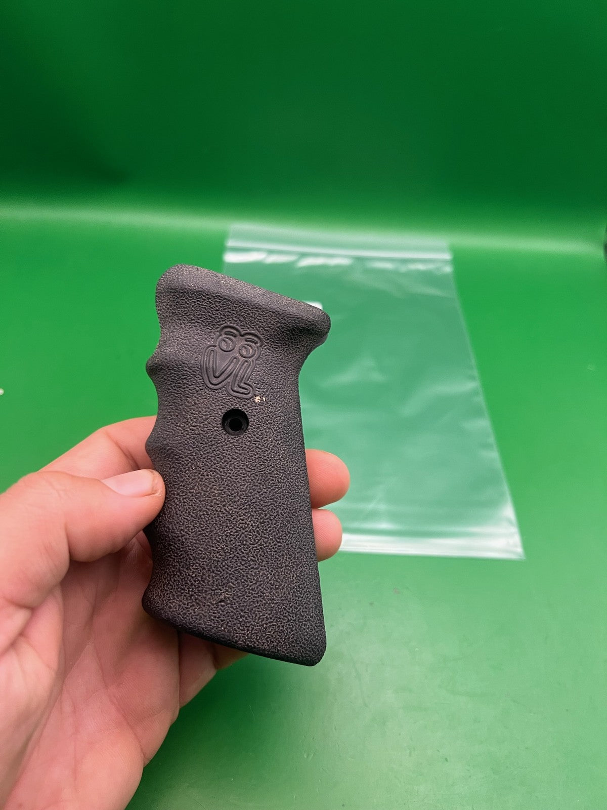 AGD Automag Single Hole Grip Panels Black Textured Rubber Classic