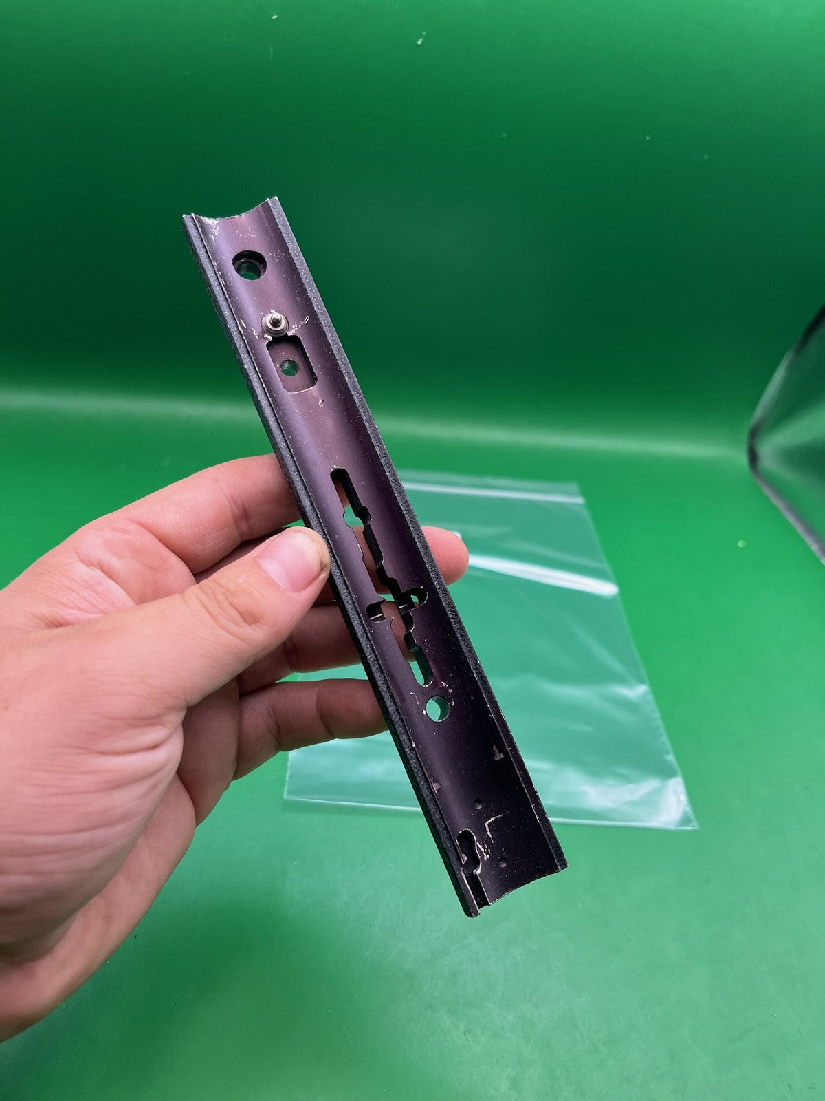 Automag Rail - used paintball rail - black/purple anno