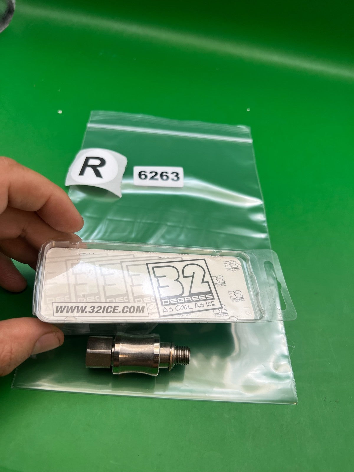 32 Degrees Stainless Steel HPA Tank to Female Adapter Fitting Silver