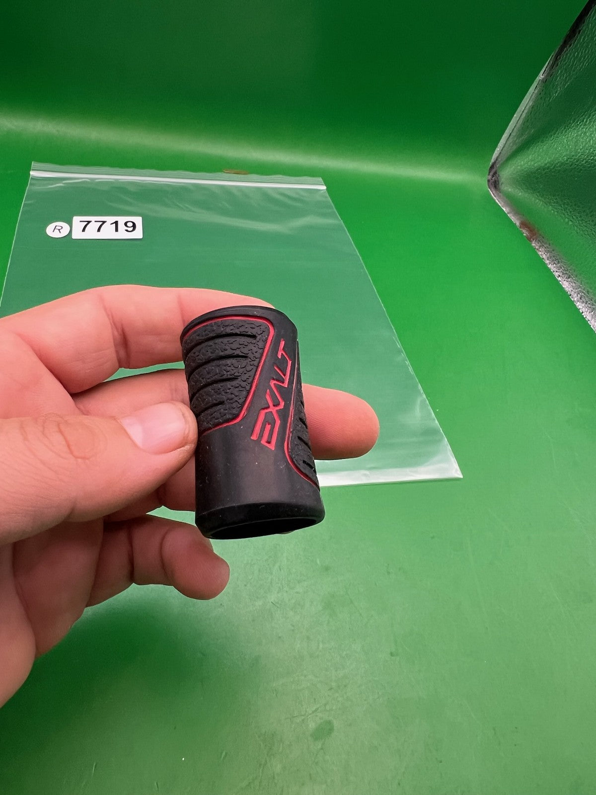 Exalt Regulator Grip